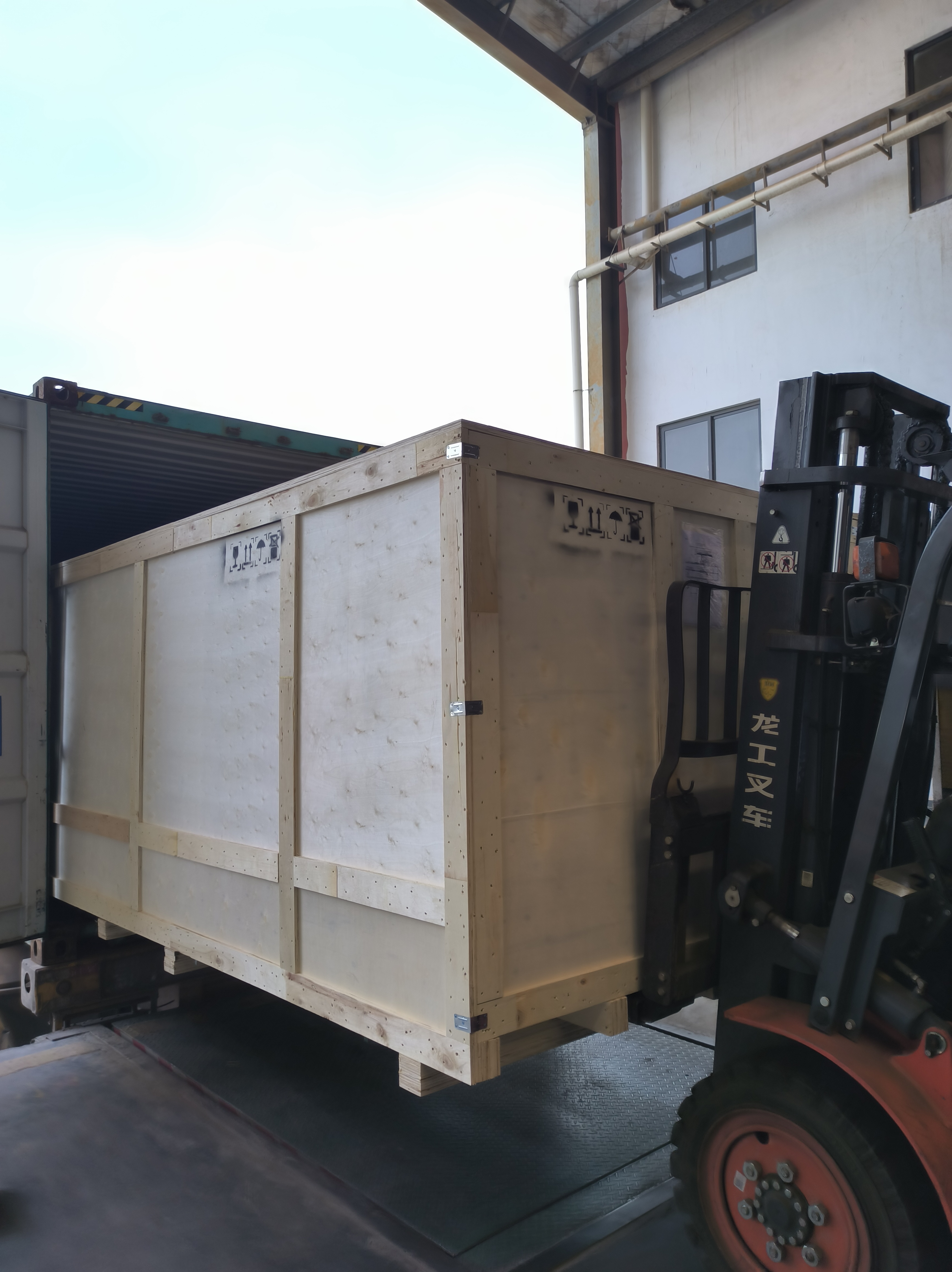 美奇斯13臺龍門式纏繞機揚帆出海(圖2) 美奇斯13臺龍門式纏繞機揚帆出海(圖2)